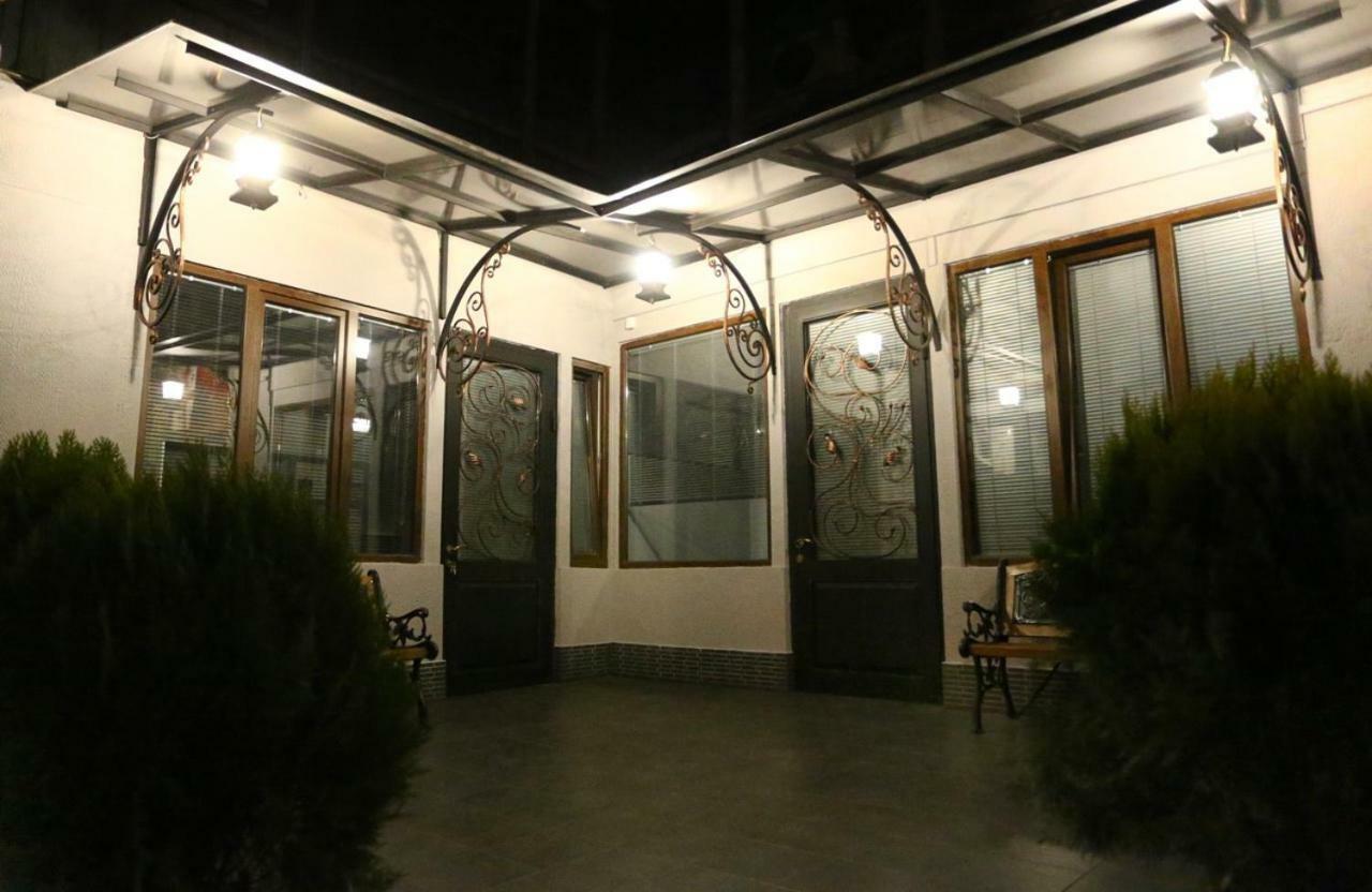 Old Corner Apartamento Tbilisi Exterior foto
